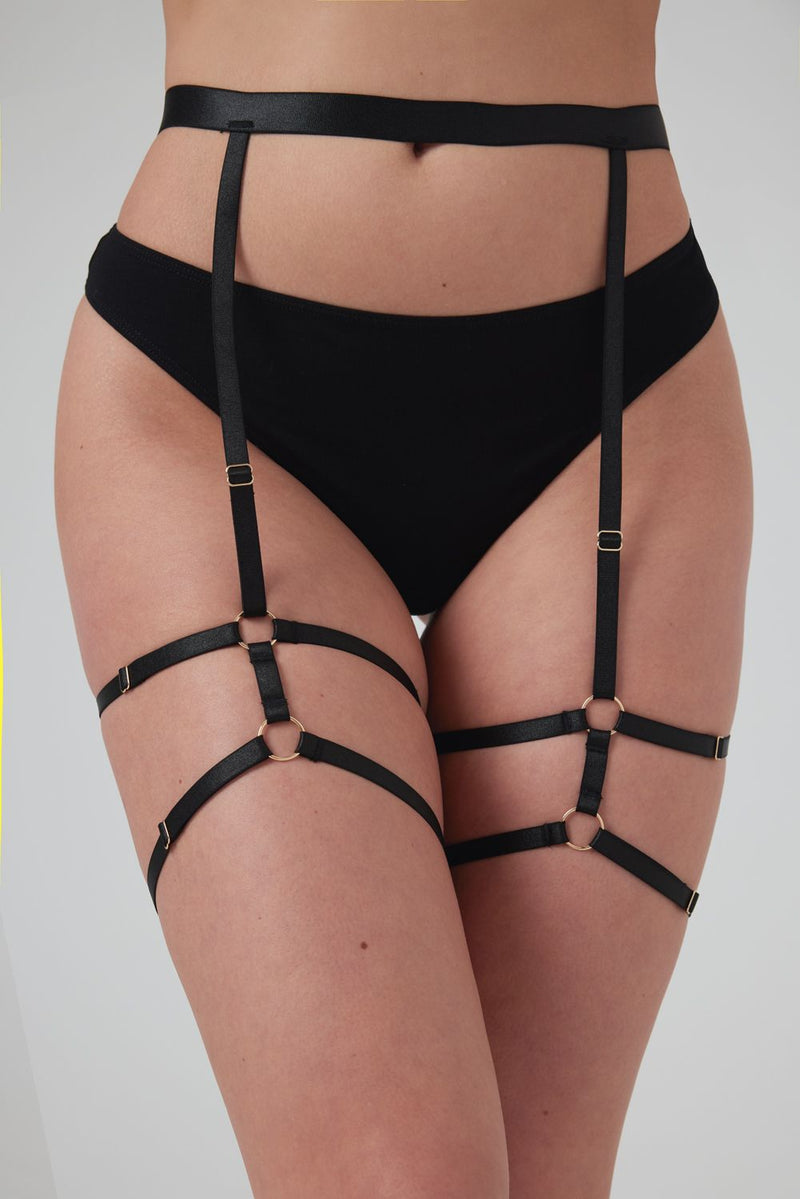 Christine - Strappy Garterbelt Blushing - Black