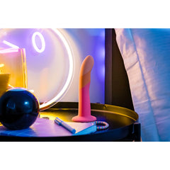 ROMP – Dizi Realistic Dildo – Coral Pink